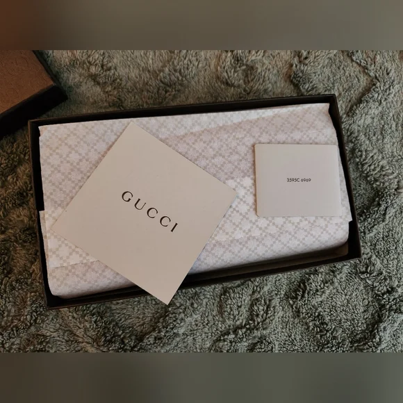 Gucci - MicroGuccissima Zippy Wallet - Picture 4 of 11